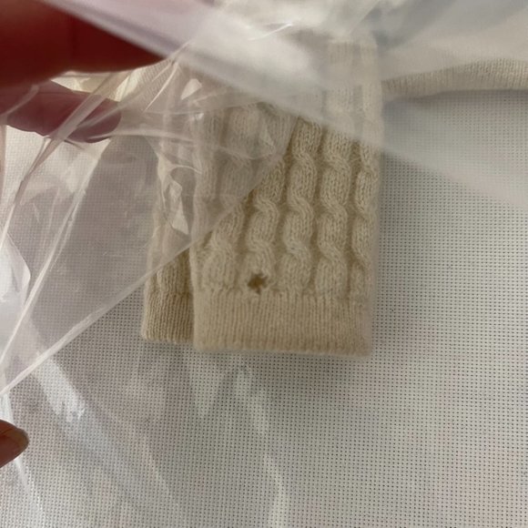 White Cashmere Sweater No Tags - Picture 4 of 4